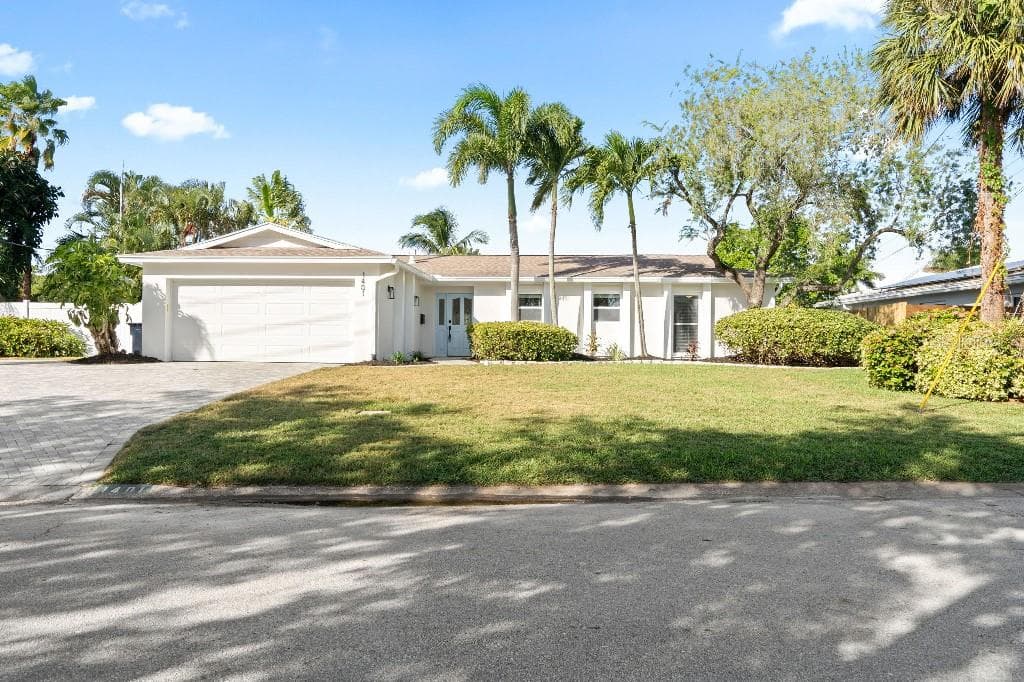1401 46TH AVENUE NE ST PETERSBURG, FL 33703