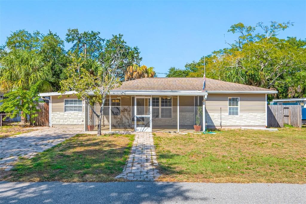 3115 W HARTNETT AVENUE TAMPA, FL 33611