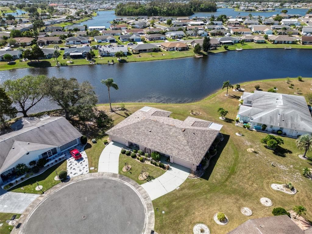 1802 COLUMBINE PLACE SUN CITY CENTER, FL 33573