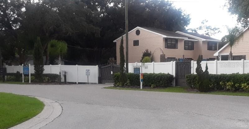 12216 N 59TH UNIT G TAMPA, FL 33617