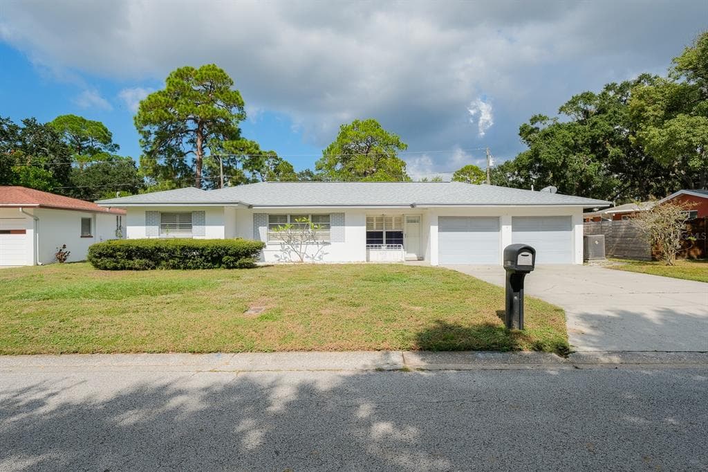 986 LAKEWOOD DRIVE DUNEDIN, FL 34698