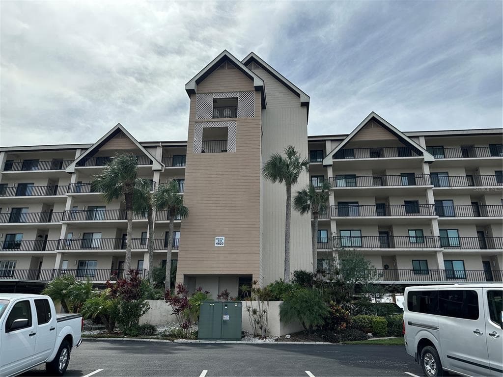 4620 BAY BOULEVARD UNIT 1131 PORT RICHEY, FL 34668