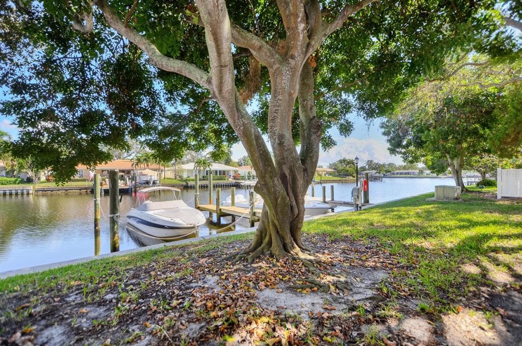 6727 CAPE HATTERAS WAY NE UNIT 4 ST PETERSBURG, FL 33702