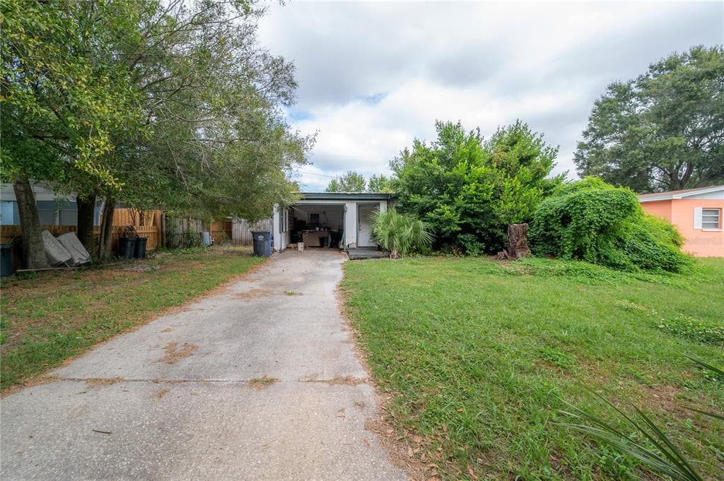 2817 W KENMORE AVENUE TAMPA, FL 33614