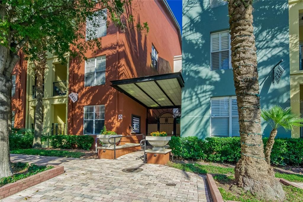 2411 W HORATIO STREET UNIT 513 TAMPA, FL 33609