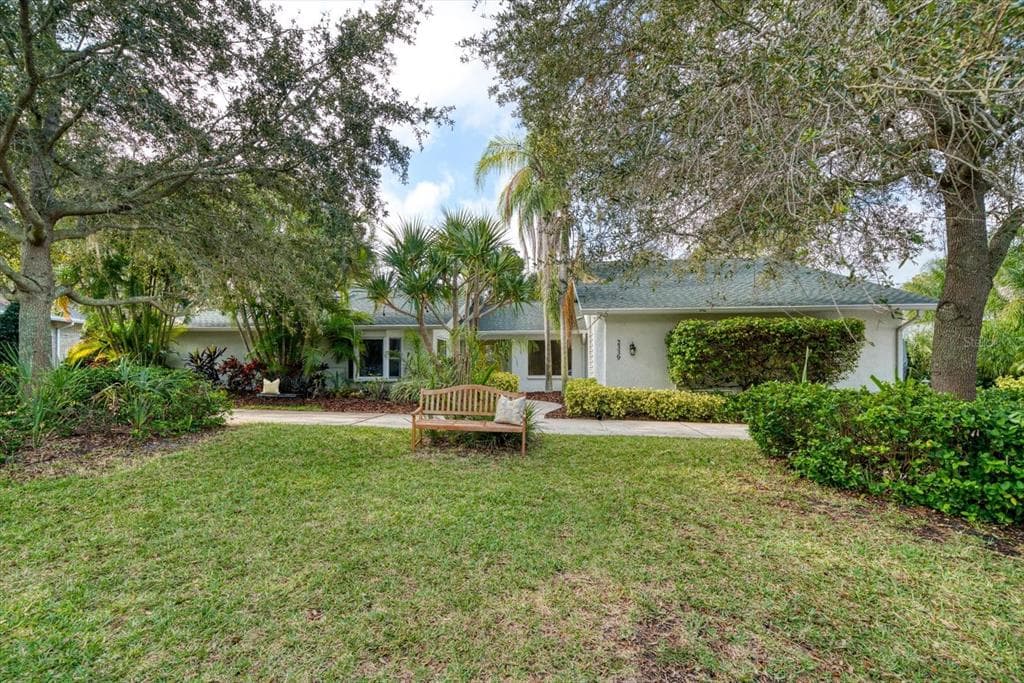 2339 KINGS POINT DRIVE LARGO, FL 33774