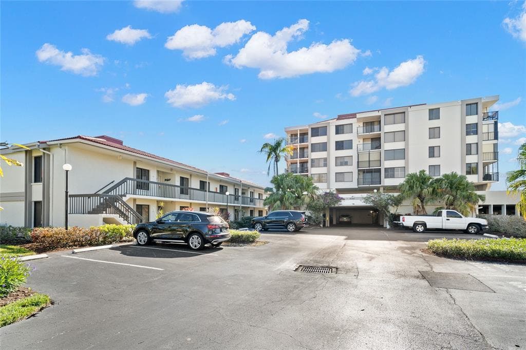 6361 BAHIA DEL MAR BOULEVARD UNIT 111 ST PETERSBURG, FL 33715