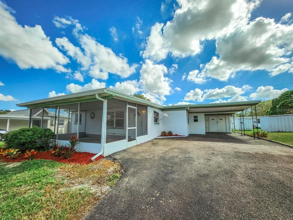 10476 120TH TERRACE LARGO, FL 33773