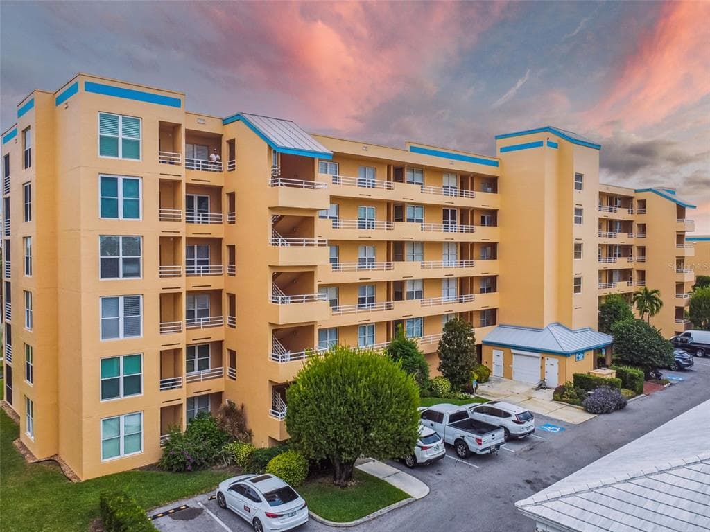 4550 PINEBROOK CIRCLE UNIT 102 BRADENTON, FL 34209