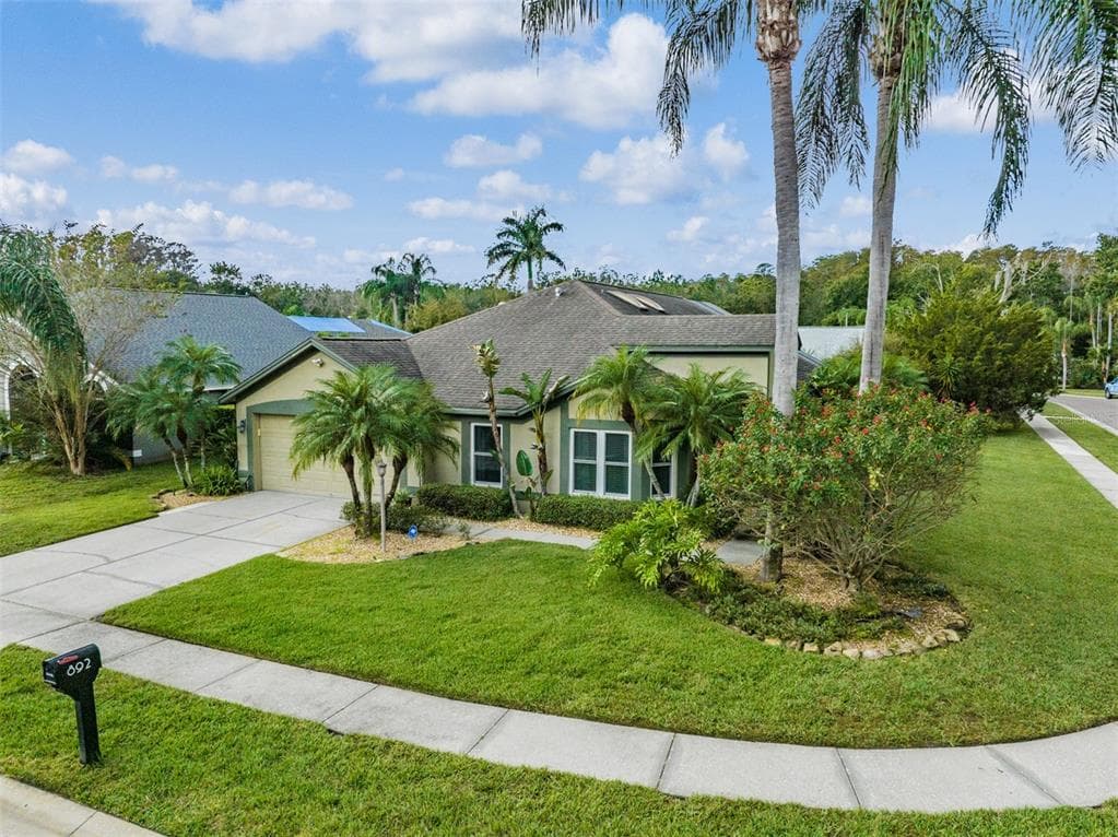 892 CRESTRIDGE CIRCLE TARPON SPRINGS, FL 34688