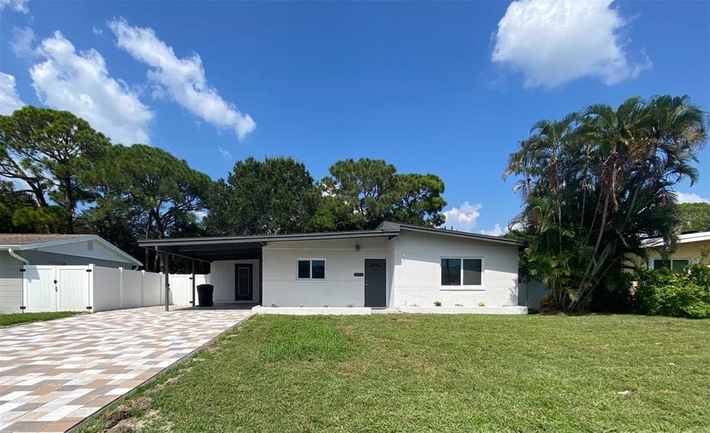 317 89TH AVENUE NE ST PETERSBURG, FL 33702