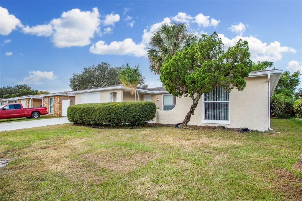 9125 LUNAR LANE PORT RICHEY, FL 34668