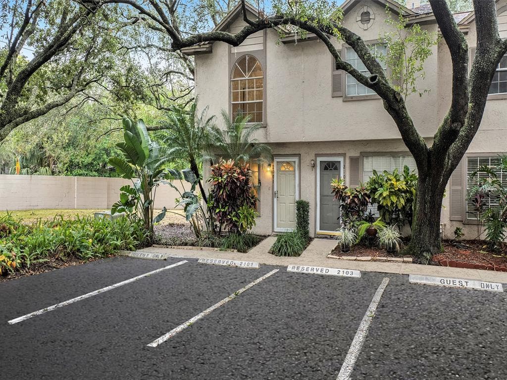 2101 FLETCHERS POINT CIRCLE TAMPA, FL 33613