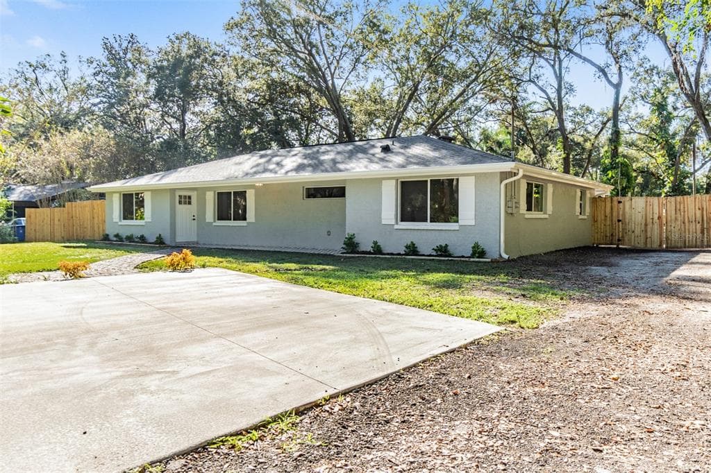 1507 TOUCHTON ROAD LUTZ, FL 33549