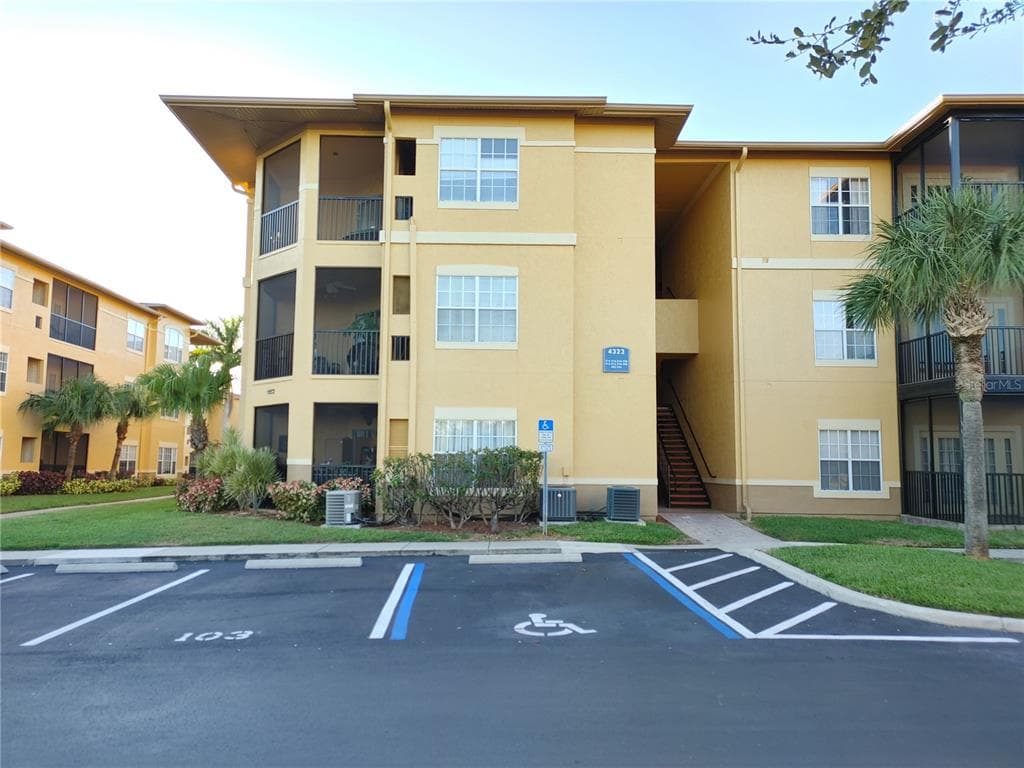 4323 BAYSIDE VILLAGE DRIVE UNIT 227 TAMPA, FL 33615