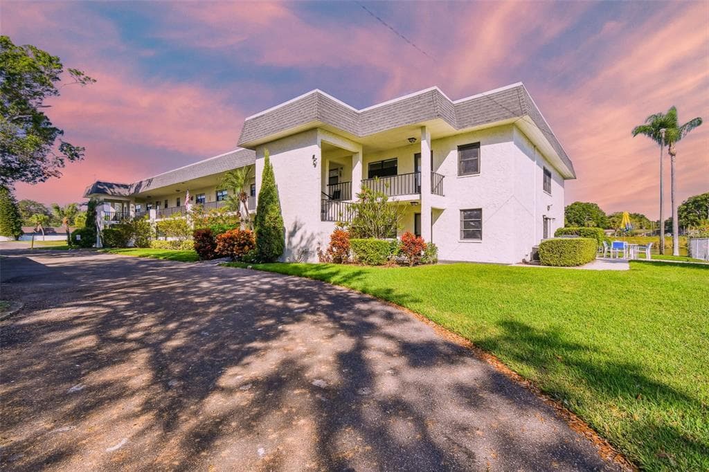1749 S HIGHLAND AVENUE UNIT A2 CLEARWATER, FL 33756