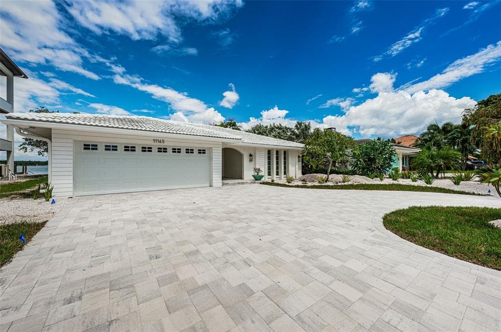 11165 9TH STREET E TREASURE ISLAND, FL 33706