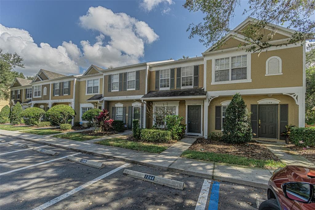 1246 STANDRIDGE DRIVE WESLEY CHAPEL, FL 33543