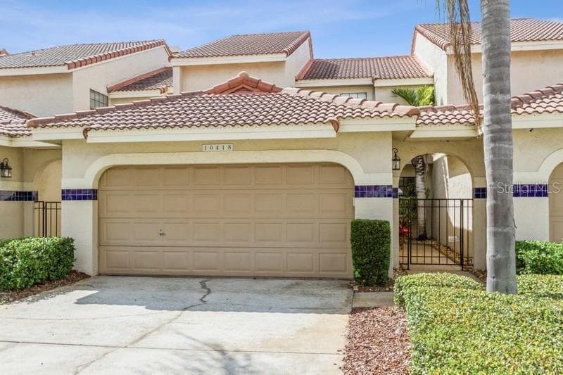 10418 SAINT TROPEZ PLACE TAMPA, FL 33615
