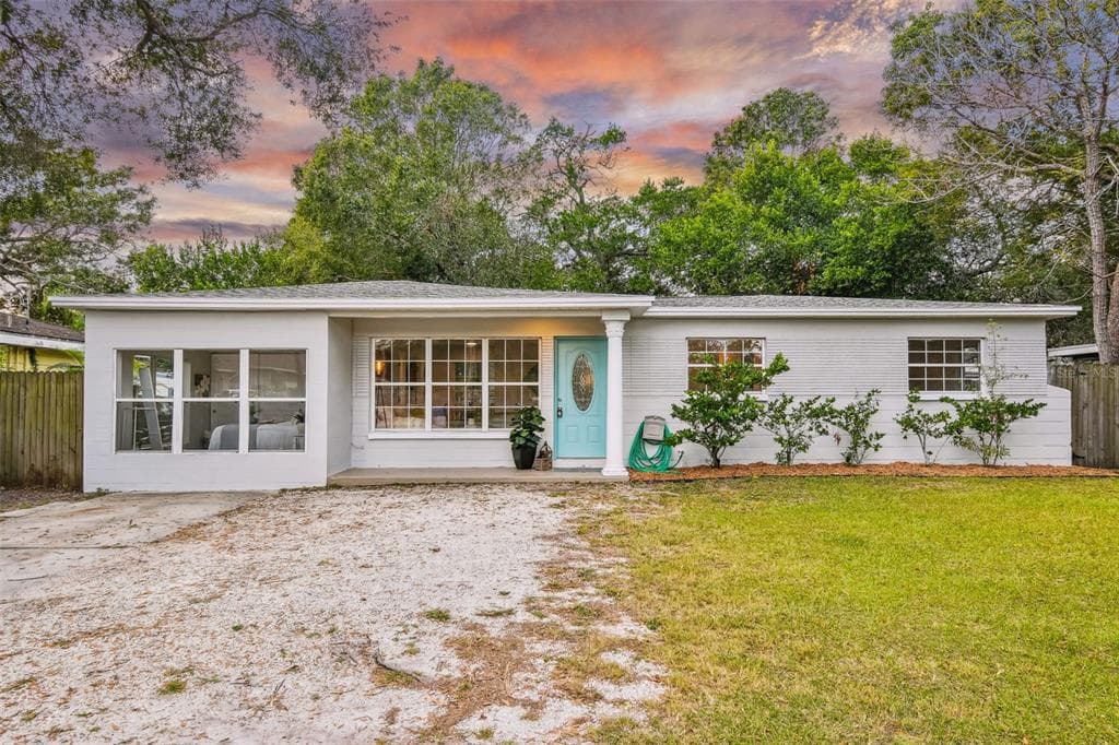 12114 N BOULEVARD TAMPA, FL 33612