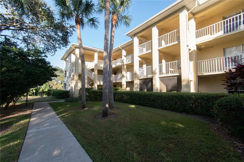 2690 CORAL LANDINGS BOULEVARD UNIT 133 PALM HARBOR, FL 34684