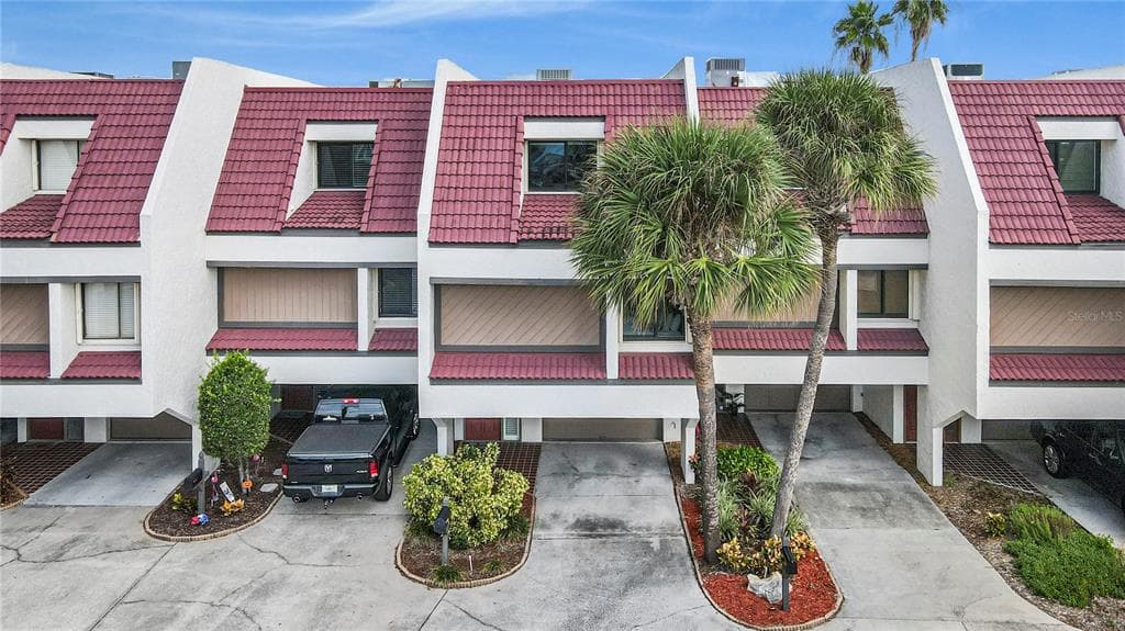 222 SKIFF POINT CLEARWATER, FL 33767