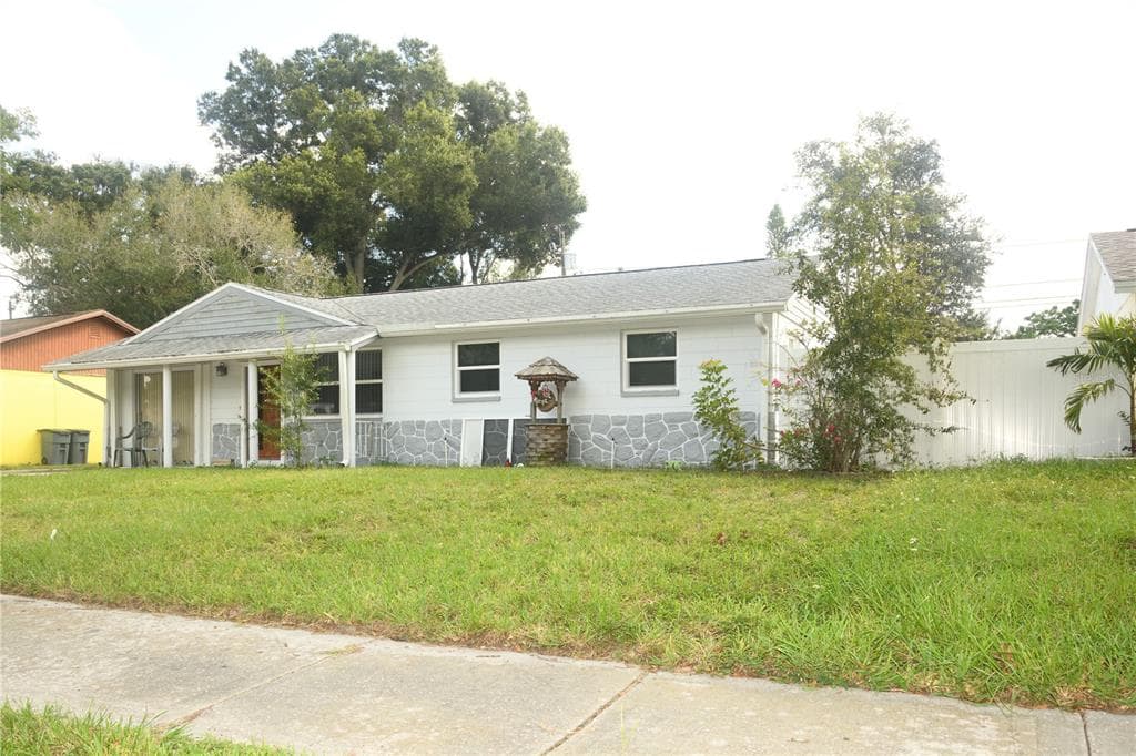 8538 91ST TERRACE N LARGO, FL 33777