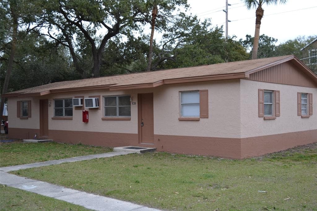 3104 W VARN AVENUE UNIT B TAMPA, FL 33611