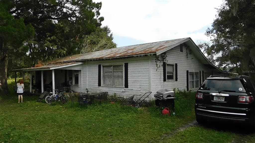 1766 CR 739 WEBSTER, FL 33597