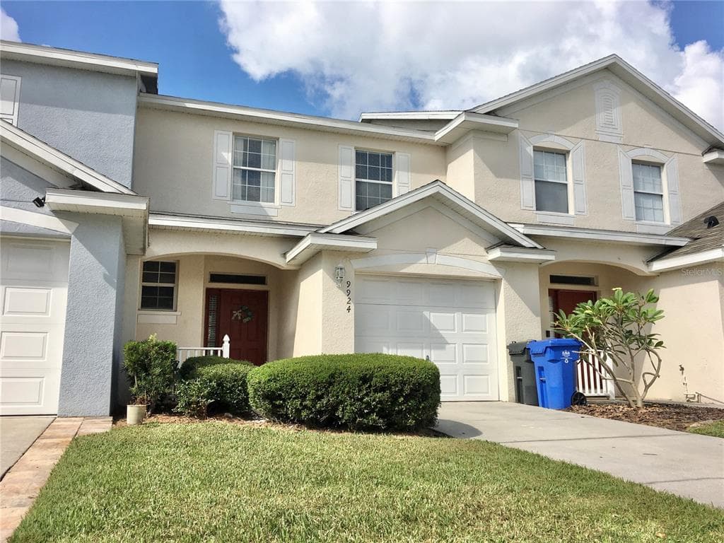 9924 CARLSDALE DR RIVERVIEW, FL 33578
