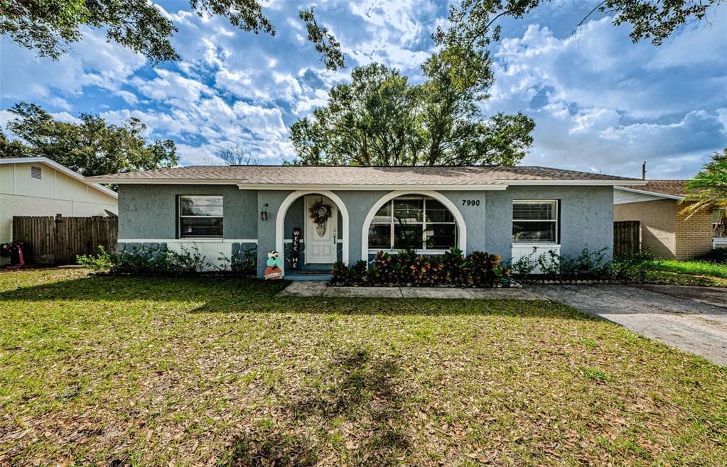 7990 ABERDEEN CIRCLE LARGO, FL 33773