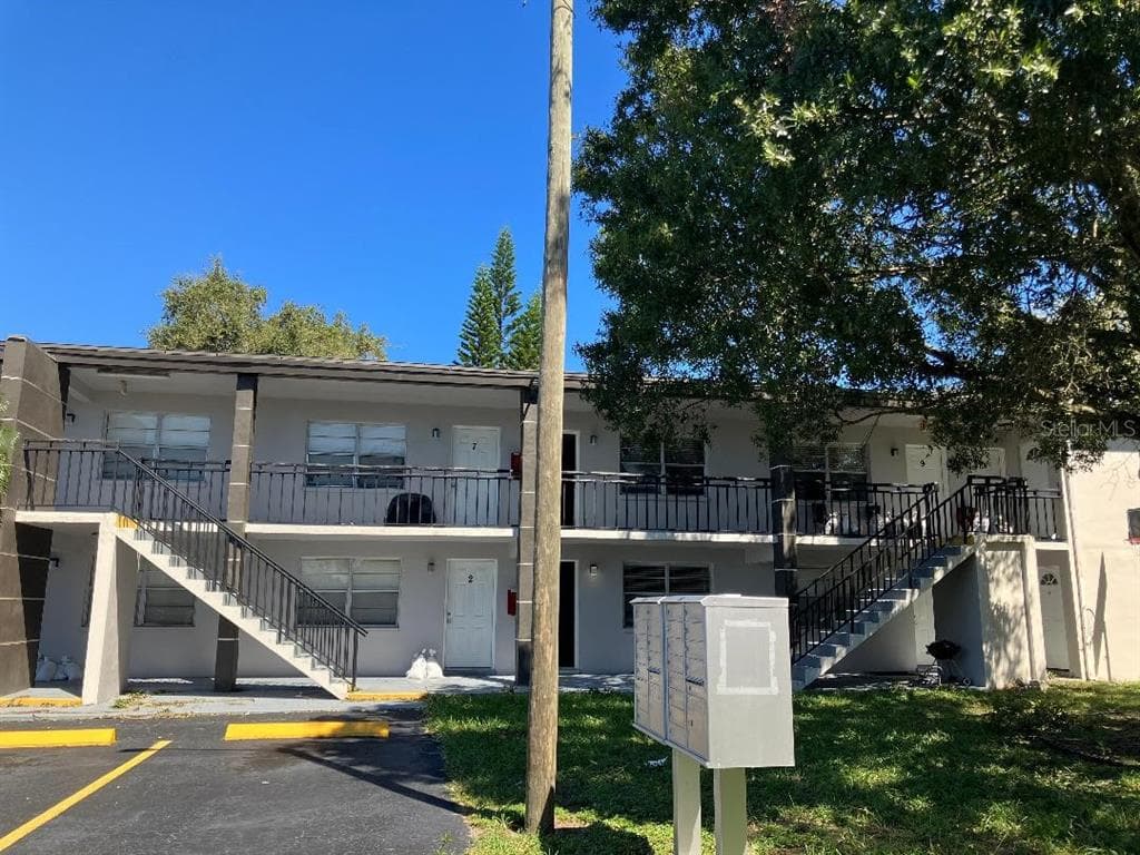 309 S ARCTURAS AVENUE UNIT 1 CLEARWATER, FL 33765