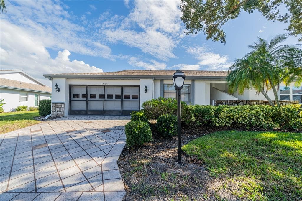 2407 LOCKSLEY STREET SUN CITY CENTER, FL 33573