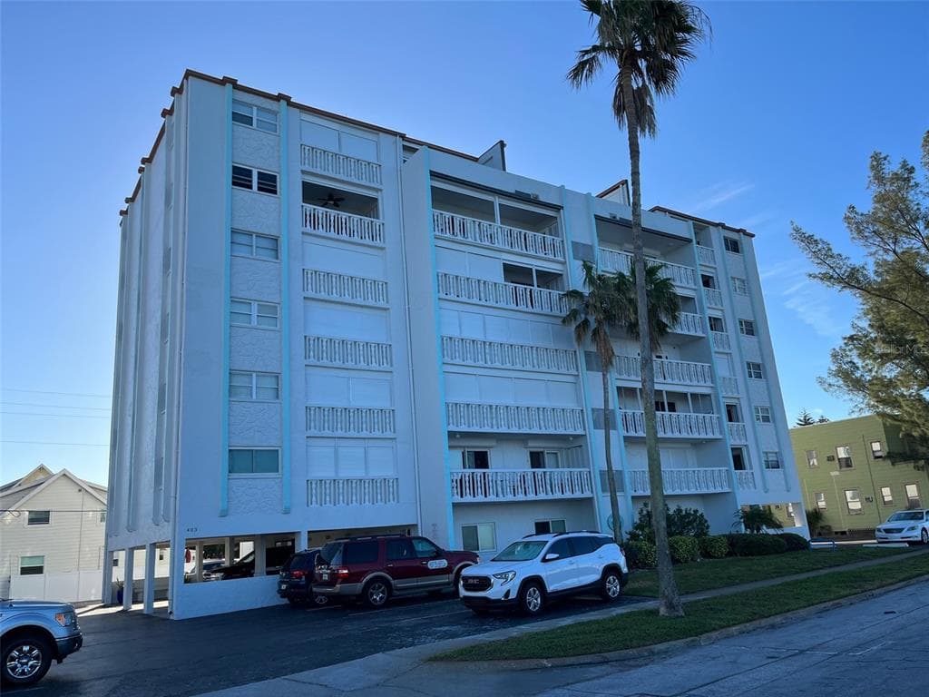 403 GULF WAY UNIT 402 ST PETE BEACH, FL 33706
