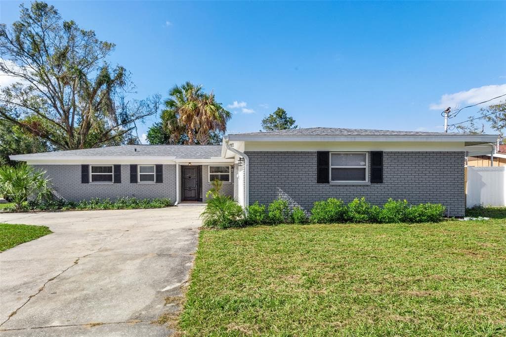1223 LORIE CIRCLE BRANDON, FL 33510