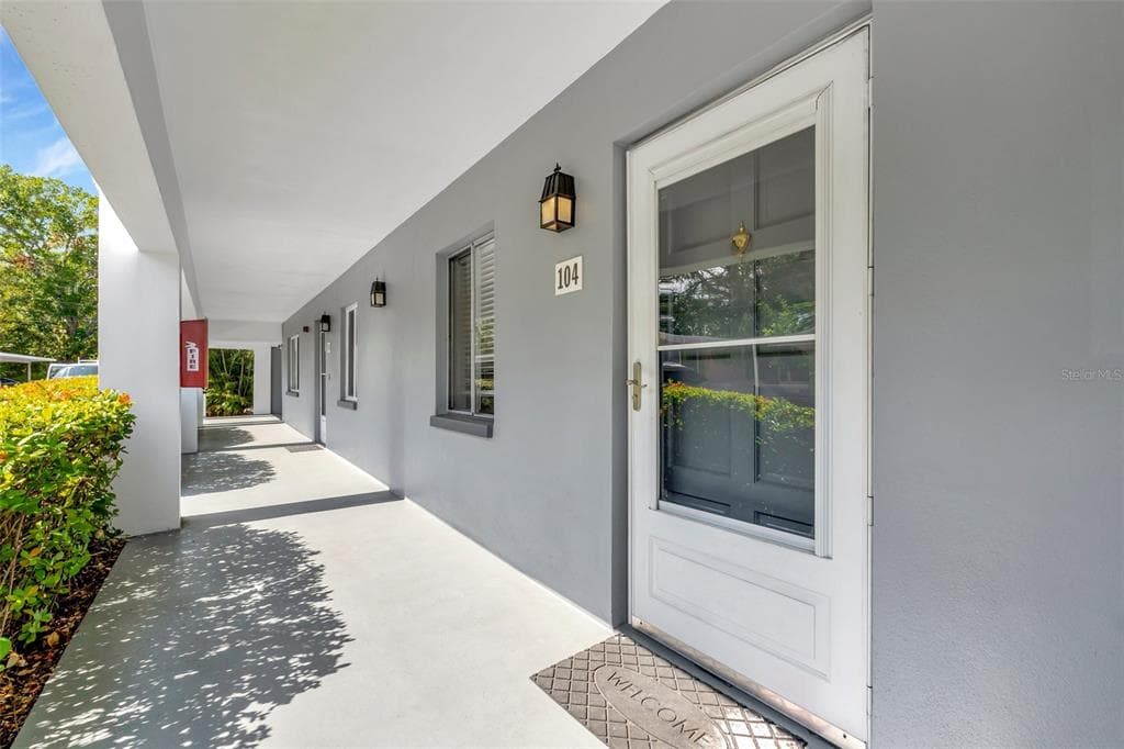 8651 10TH STREET N UNIT 104 ST PETERSBURG, FL 33702