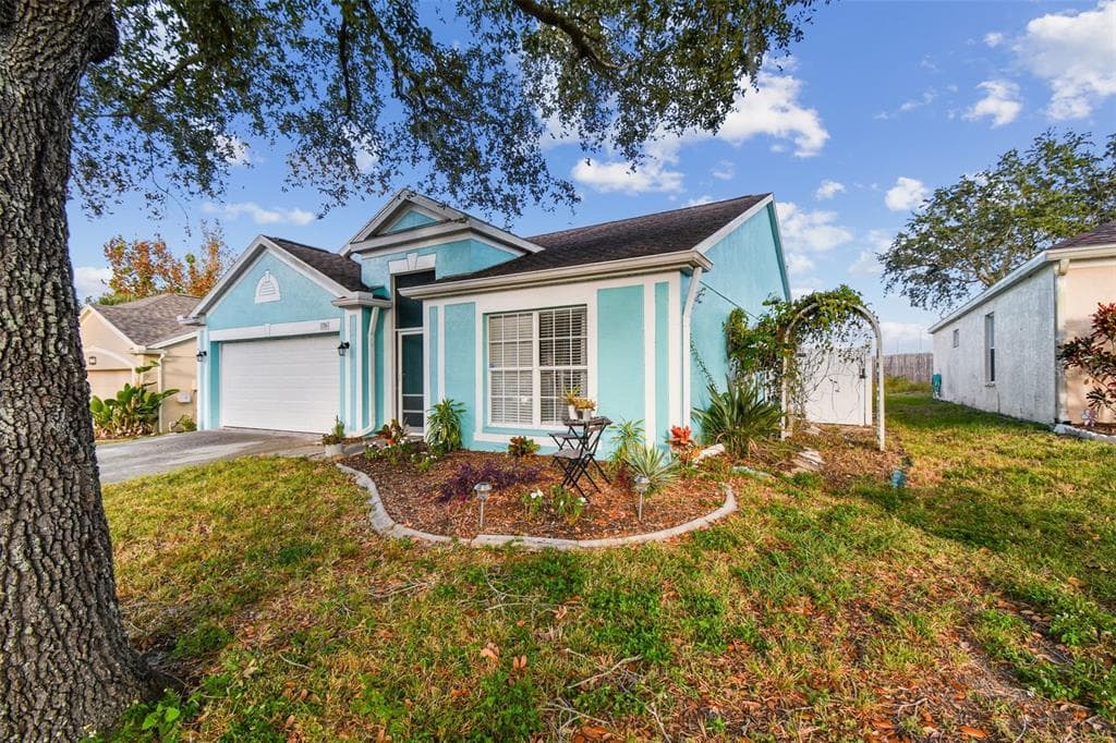 1756 BIARRITZ CIRCLE TARPON SPRINGS, FL 34689