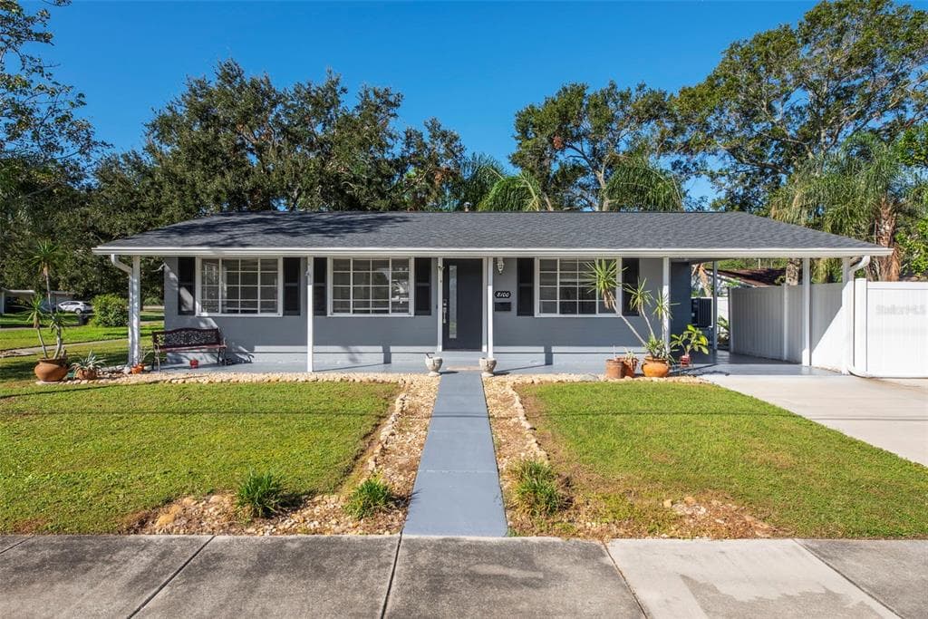 8100 OVERLOOK PLACE NE ST PETERSBURG, FL 33702