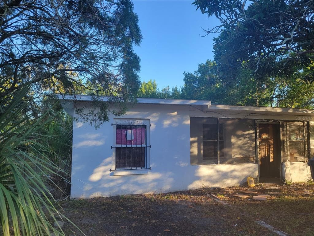 3212 E FRIERSON AVENUE TAMPA, FL 33610