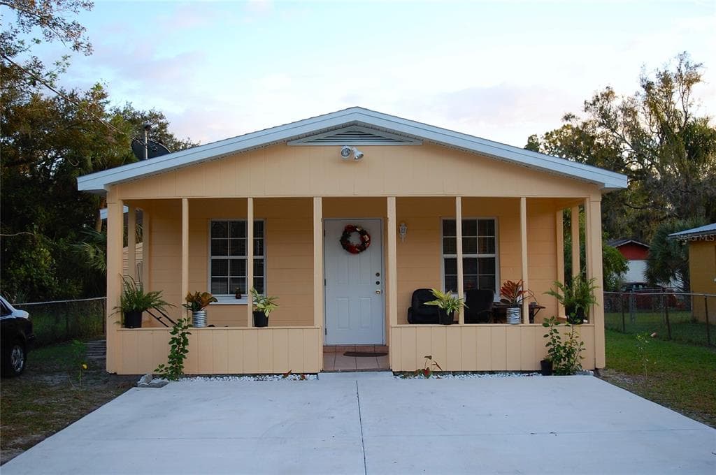 1319 E DR MARTIN LUTHER KING JR BOULEVARD PLANT CITY, FL 33563