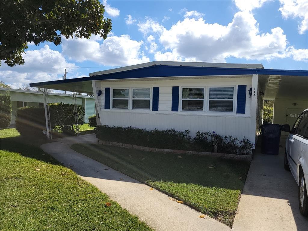 114 COLONIAL BOULEVARD UNIT 4 PALM HARBOR, FL 34684