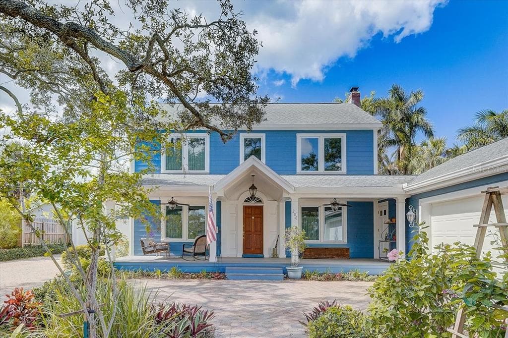 206 20TH STREET W