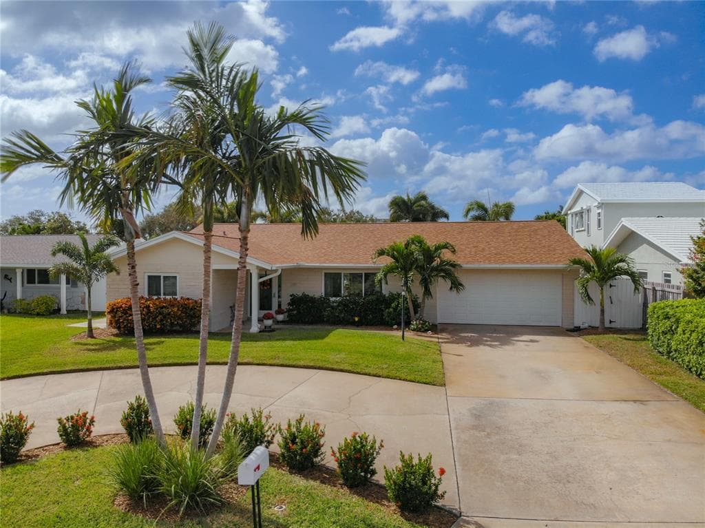 281 N JULIA CIRCLE ST PETE BEACH, FL 33706