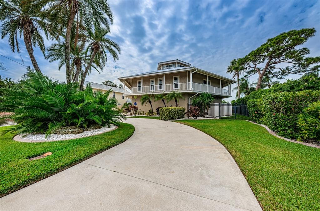 104 CARLYLE DRIVE