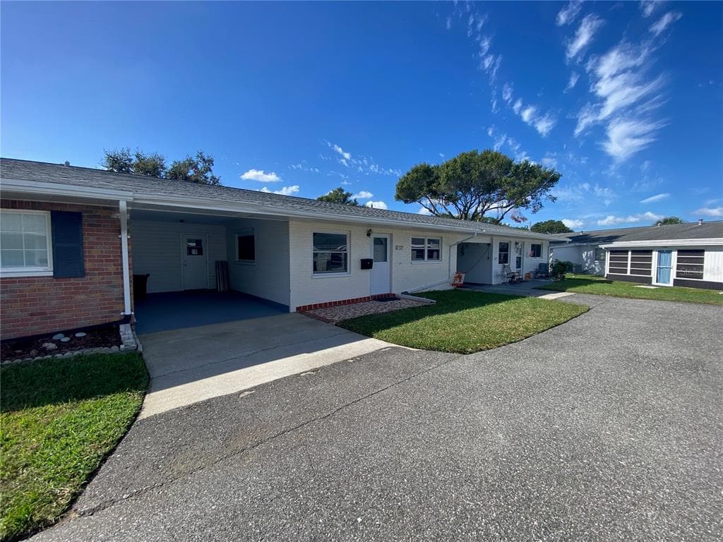 5075 LILY STREET PLACE N UNIT 140 PINELLAS PARK, FL 33782