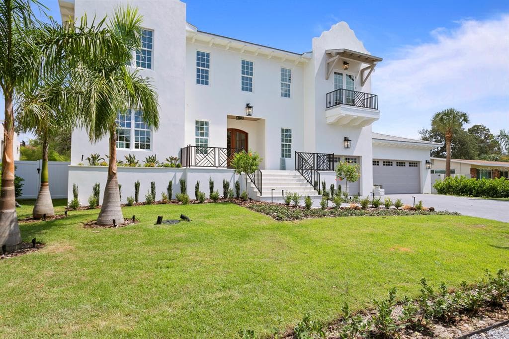 3606 S BEACH DRIVE TAMPA, FL 33629