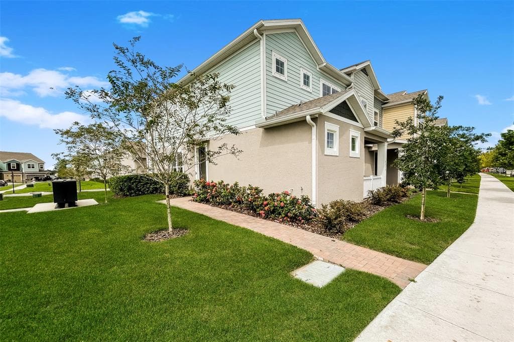 6230 GOLDCOAST AVENUE APOLLO BEACH, FL 33572