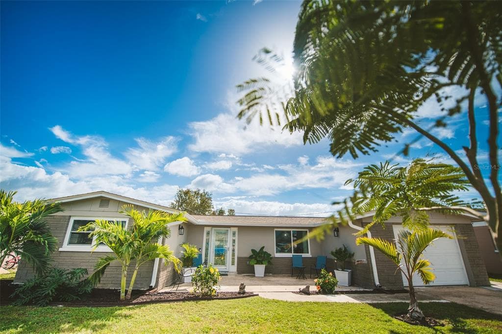 3736 CHERRYWOOD DRIVE HOLIDAY, FL 34691
