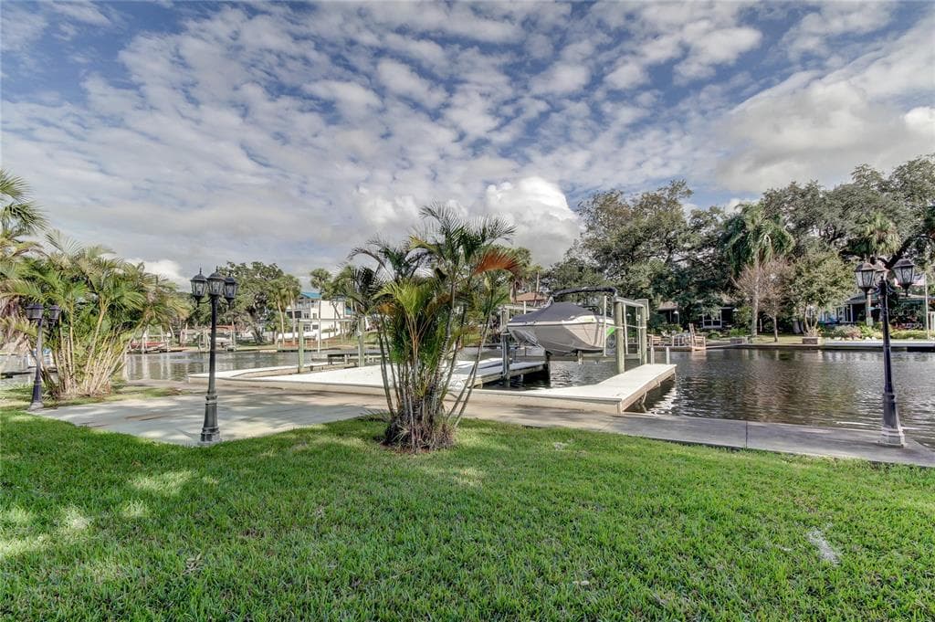 6112 RIVER ROAD NEW PORT RICHEY, FL 34652