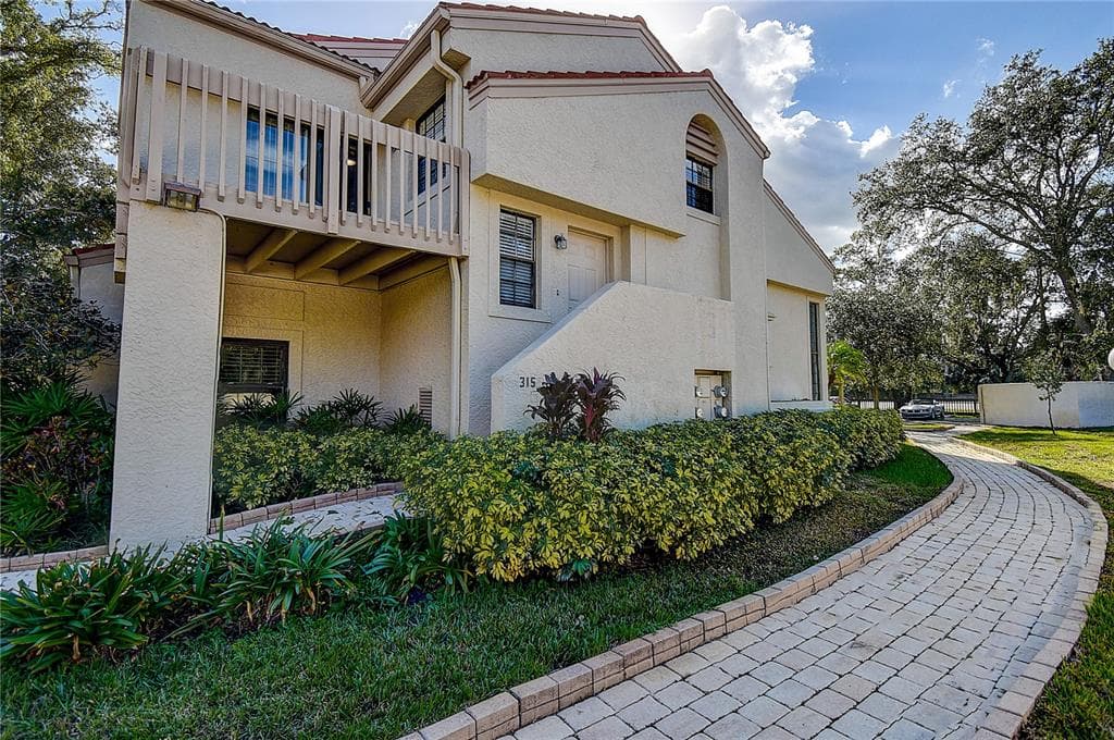 315 LOS PRADOS DRIVE UNIT 315 SAFETY HARBOR, FL 34695